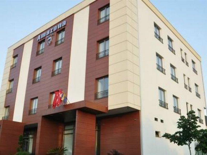 Amazona Hotel Pristina Exterior photo